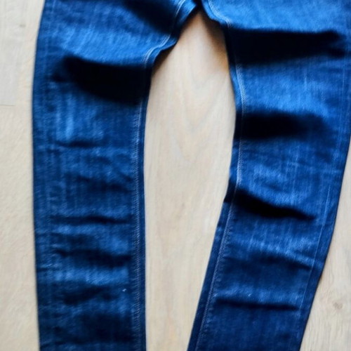 Women's jeans pack of 4, W28L32, like new condition