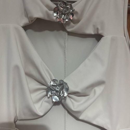 Cut out dress like new, one size, beige