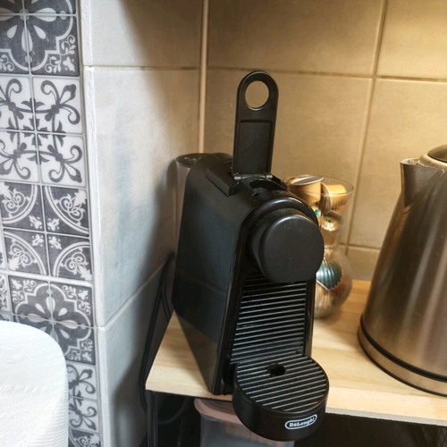 De'Longhi Essenza Mini Nespresso coffee maker black, like new