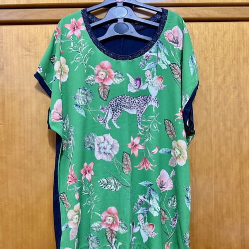 Tropical blouse size 44 used with floral and leopard print