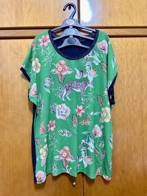Tropical blouse size 44 used with floral and leopard print
