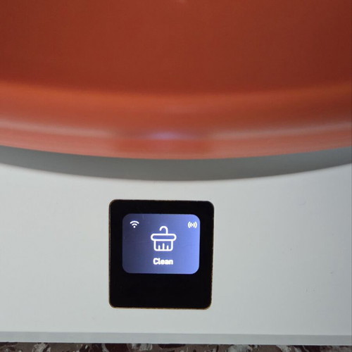 Q-Clean self-cleaning cat litter box with wifi and app, like new