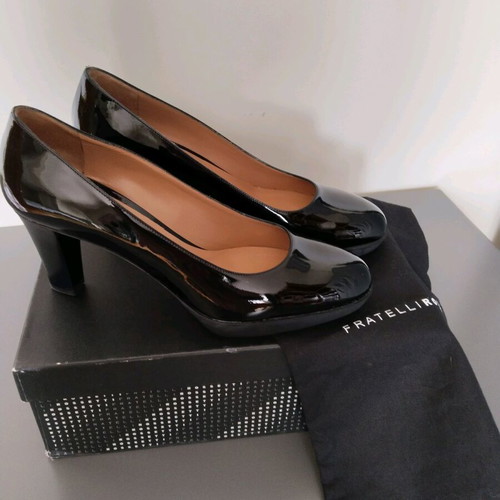 Fratelli Rossetti patent leather pumps new, size 39, black