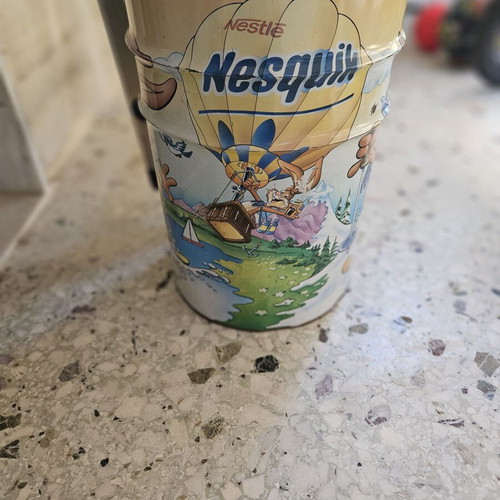 Vintage μεταλλικός τενεκές Nesquik Nestlé με τον λαγό Quicky μεταχειρισμένος
