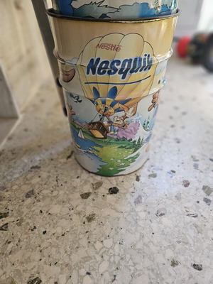 Vintage μεταλλικός τενεκές Nesquik Nestlé με τον λαγό Quicky μεταχειρισμένος