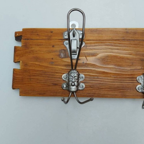 Wooden suitcase front panel coat rack A1775