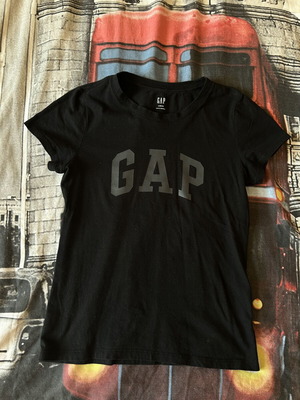 Gap Petite T Shirt like new, black, size S