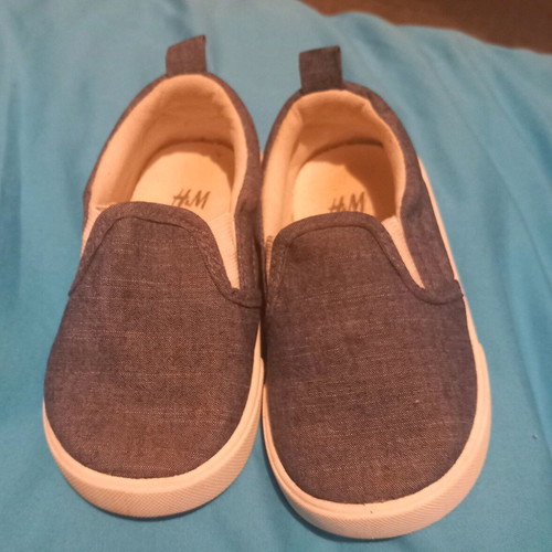 Children's shoes size 23, moccasin style with dark denim effect fabric