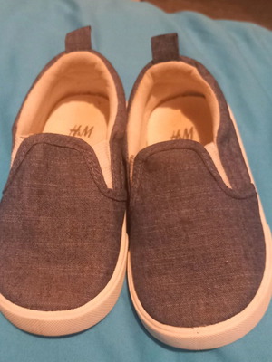 Children's shoes size 23, moccasin style with dark denim effect fabric