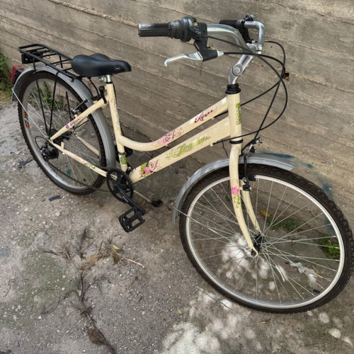 Leader 24" women's city bicycle like new, white