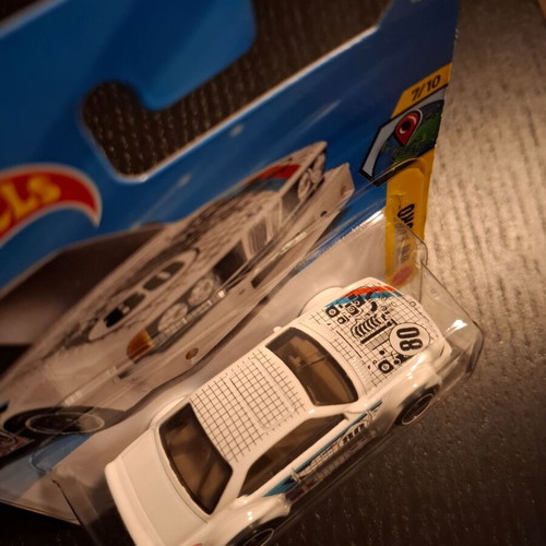 BMW 635 CSi Hot Wheels 2026 καινούργιο, άθικτο στο κουτί