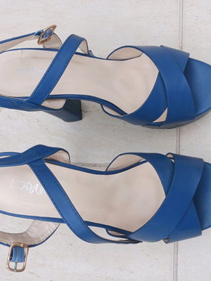 Sandals used size 37