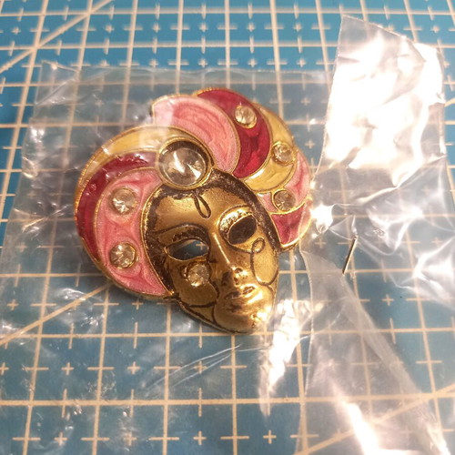 Mask pin from Venice carnival new, multicolored