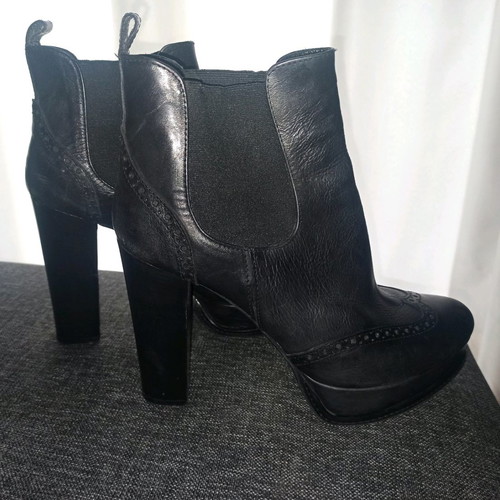 Galleria di Scarpe leather women's ankle boots like new, black, size 39
