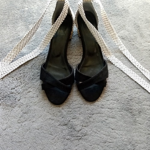 Iris luxury sandals size 39 like new, black and white with polka dot ribbon
