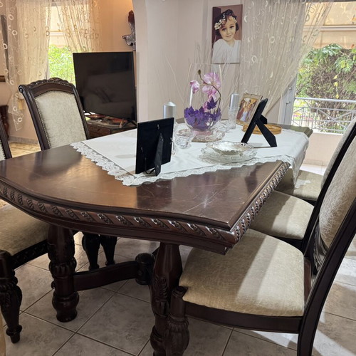 Dining table with 6 chairs and wooden dresser with mirror like new