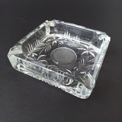 Vintage glass ashtray like new