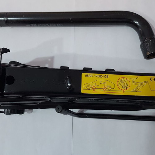 Car jack Ford Focus used with lug wrench