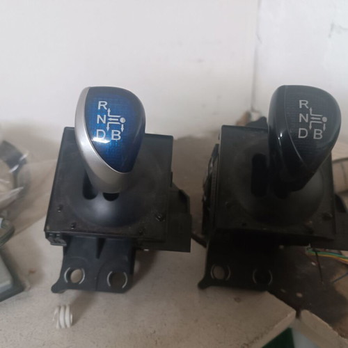 Automatic Gear Lever for Toyota Auris '12-'19 like new, code 75C583