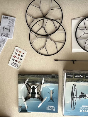 Parrot MiniDrone Rolling Spider refurbished for spare parts