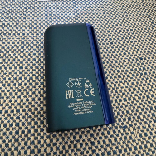 Glo Hyper+ Uniq device like new, blue color with extra cover
