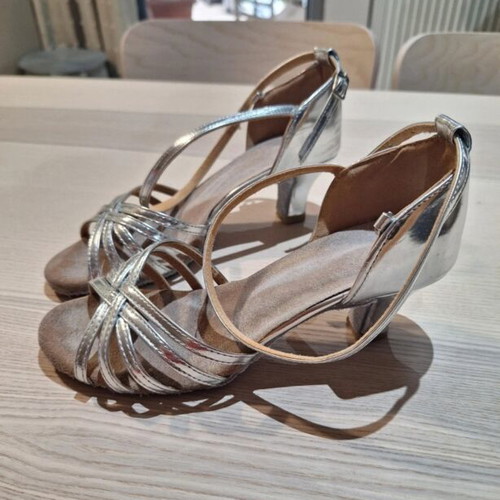 Silver dance shoes size 37, heels