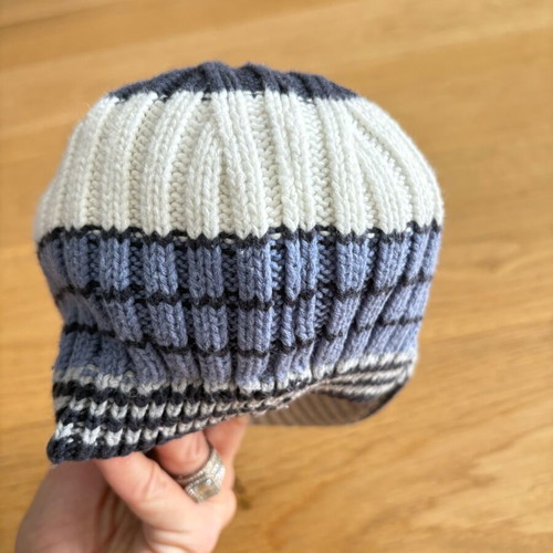 Calvin Klein knitted hat size 6 months like new