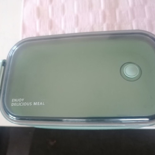 Lunch box two-tier, like new