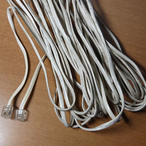 Telephone cable used 10 meters with 2 plugs
