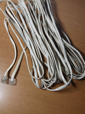 Telephone cable used 10 meters with 2 plugs