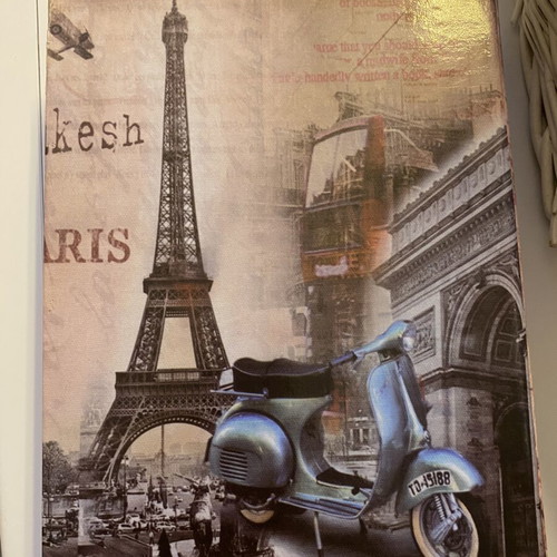 Storage box with Paris design