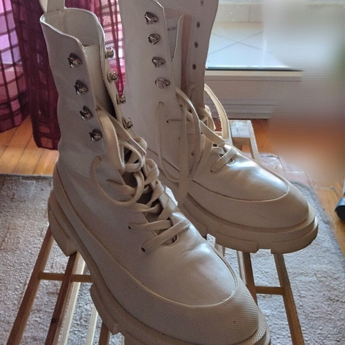 Vera Blum ankle boots size 39 beige like new