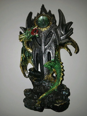 Puckator Eye of The Sword Dark Legends Dragon Figurine like new, 24cm x 13cm