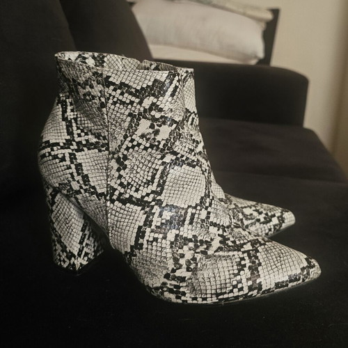 Snake pattern ankle boots, size 38, black and white