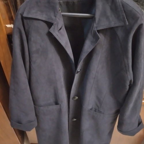 Women's castor-type coat used, size M, black