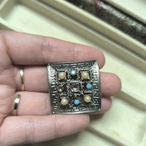 Vintage silver brooch with Greek key pattern and pearls, like new