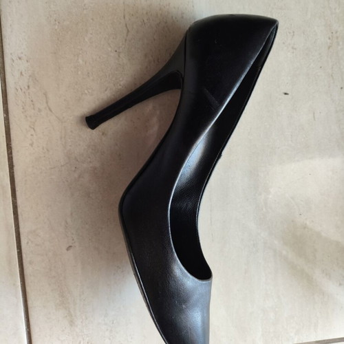 Mourtzi black pumps size 39 like new