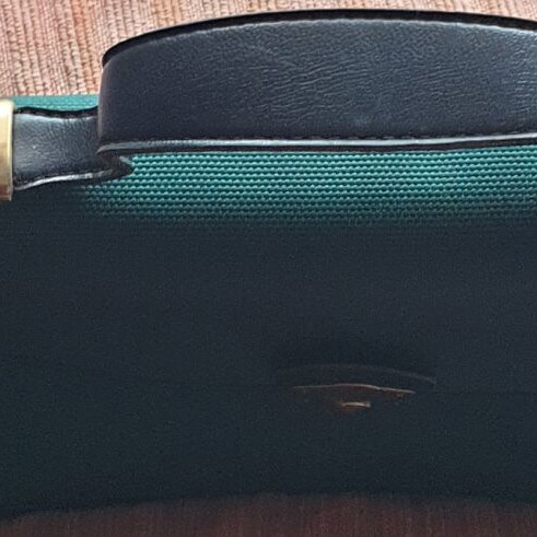 AmiiEt Retro Green Briefcase like new without lock