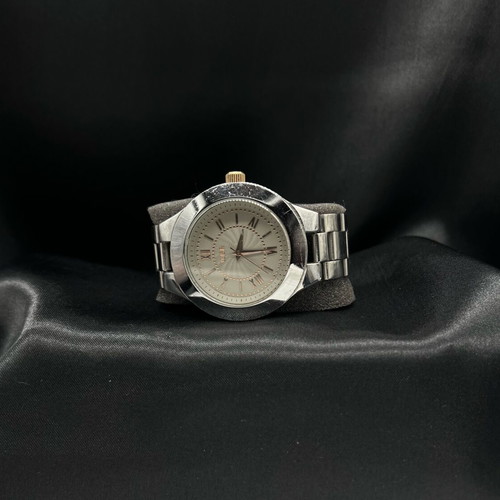 Loisir women's watch used with 2 bezels and stainless steel bracelet