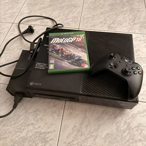 Xbox One Fat 500 GB console with MotoGP 18 game and controller