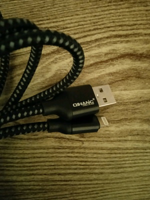 Qihang lightning charging and data cable 3 meters length like new