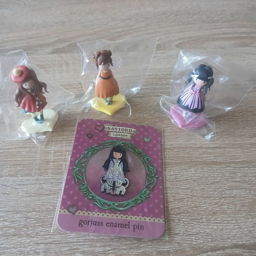 Santoro Gorjuss 3 Mini Figures and 1 Enamel Pin