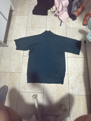Knit used green sweater