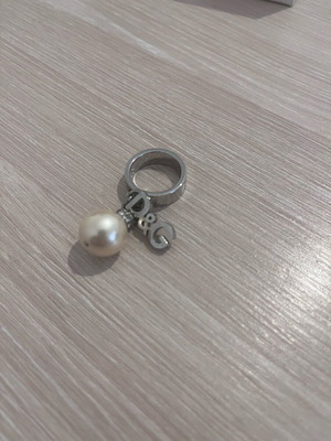 DG Dolce & Gabbana stainless steel ring used, size 55, silver with pearl