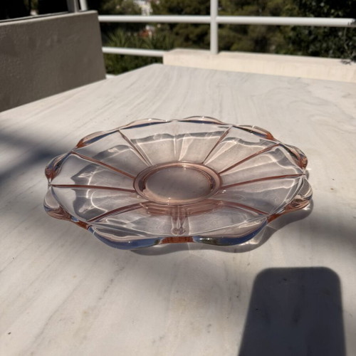 Vintage pink depression glass fruit bowl like new