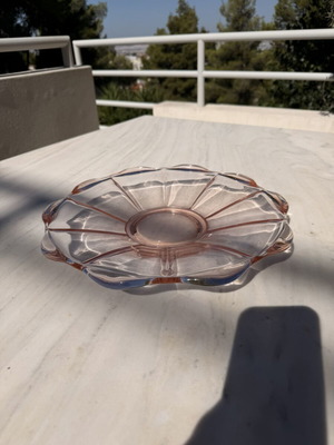 Vintage pink depression glass fruit bowl like new