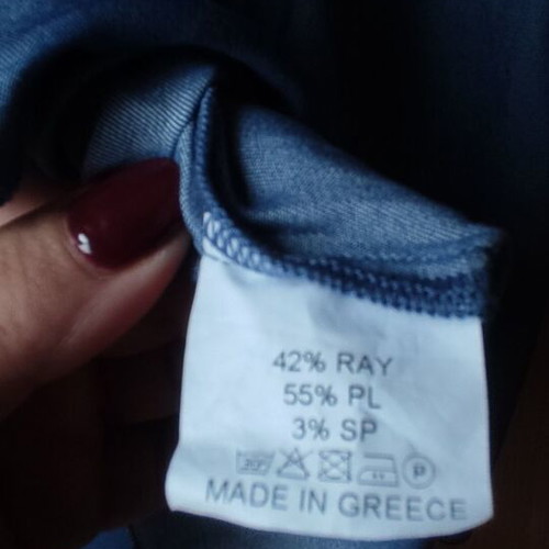 V-neck denim shirt plus size like new from Pretty Jusy
