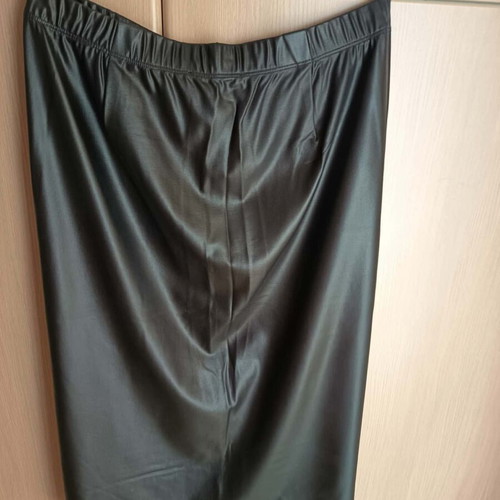 Mat women's black faux leather skirt new, size L/XL
