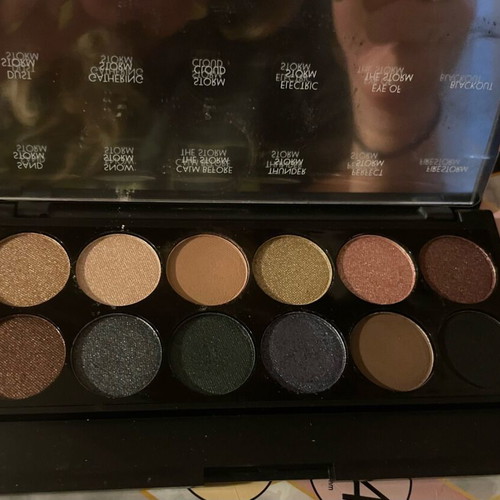 Sleek makeup palette unused