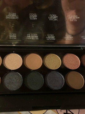 Sleek makeup palette unused